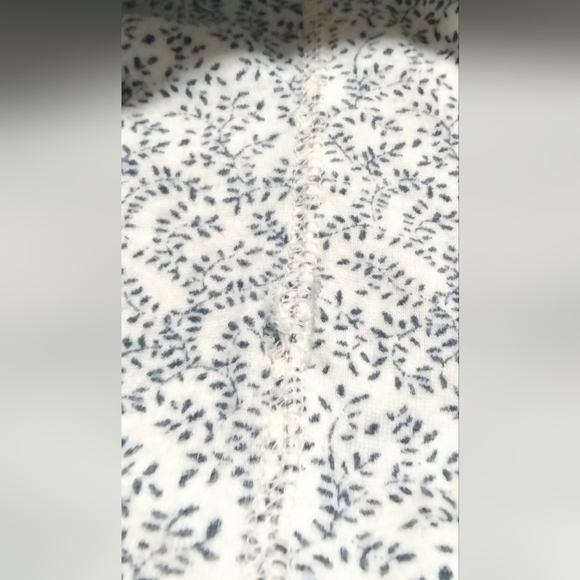 Abercrombie And Fitch Vintage Womans Small White And Navy Blue Tank Top - Picture 7 of 7